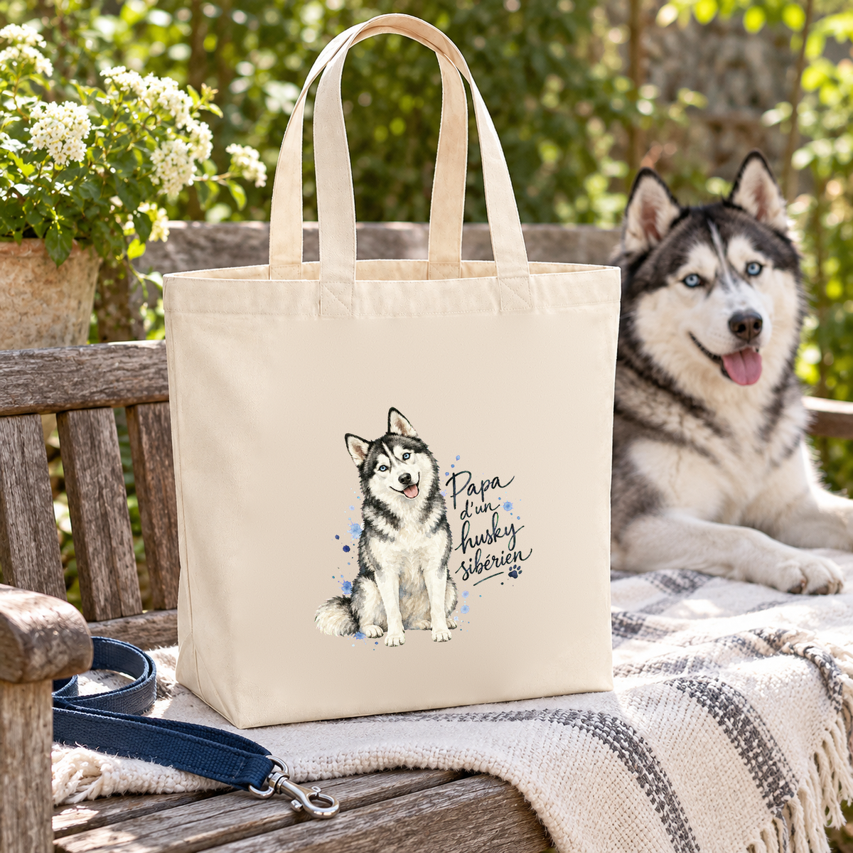 Tote bag husky sibérien « Papa d'un husky sibérien » Premium posé sur un banc à côté d'un husky, sur un plaid
