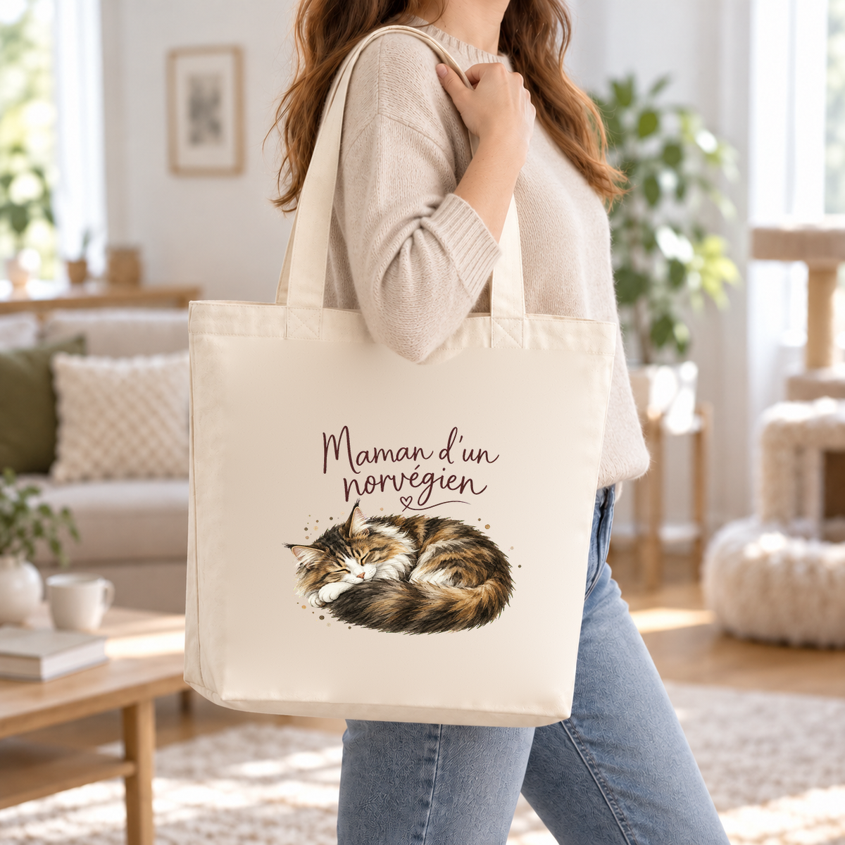 Tote bag norvégien « Maman d'un norvégien » Premium porté à l'épaule dans un salon lumineux