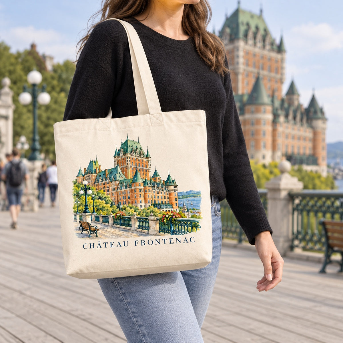 Tote bag Château Frontenac Premium porté à l'épaule