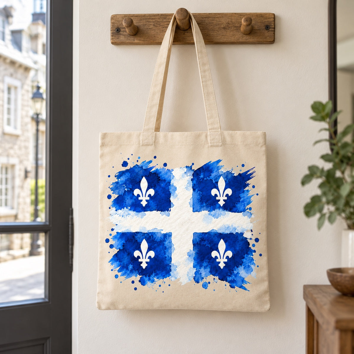 Tote bag Drapeau du Québec Essentiel suspendu à une patère