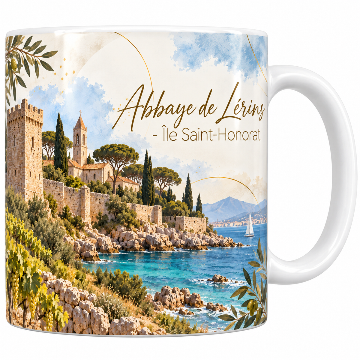 Mug céramique blanche 330 ml illustré de l'abbaye de Lérins à l'aquarelle, le monastère fortifié et sa tour crénelée au bord de l'eau, les pins parasols et les cyprès, la mer turquoise et un voilier, des feuillages d'olivier et le titre Abbaye de Lérins - Île Saint-Honorat en lettres dorées