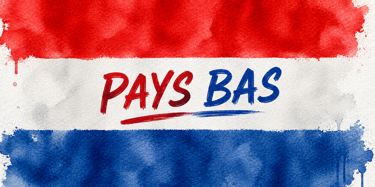 Design du mug drapeau Pays-Bas : bandes horizontales aquarelle rouge blanc bleu, texte Pays Bas souligné