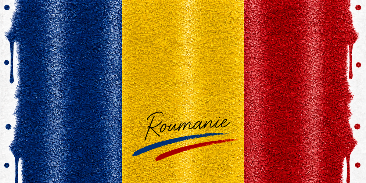 Design du mug Drapeau Roumanie : tricolore vertical bleu jaune rouge en aquarelle texturée, signature au pinceau
