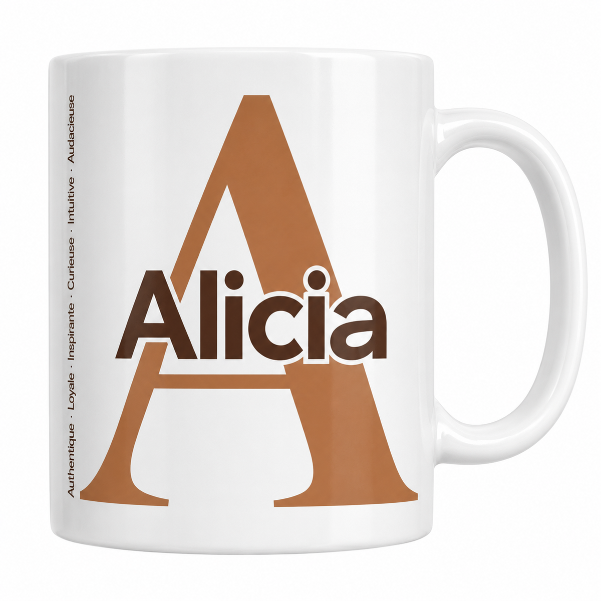 Mug blanc céramique 330 ml prénom Alicia : grande initiale A, prénom Alicia en lettres bold et six qualités verticales sur le côté