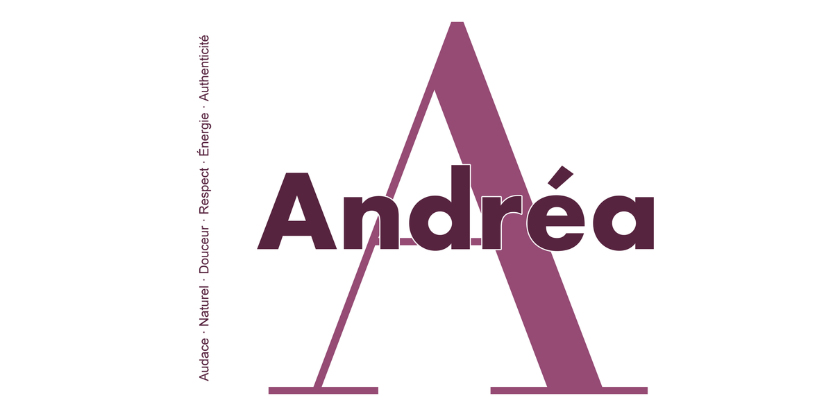 Visuel à plat du mug prénom Andréa : initiale A pleine hauteur, prénom Andréa centré et ligne verticale « Audace · Naturel · Douceur · Respect · Énergie · Authenticité »