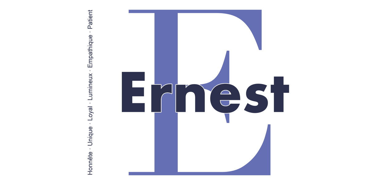 Visuel à plat du mug prénom Ernest : initiale E pleine hauteur, prénom Ernest centré et ligne verticale « Honnête · Unique · Loyal · Lumineux · Empathique · Patient »