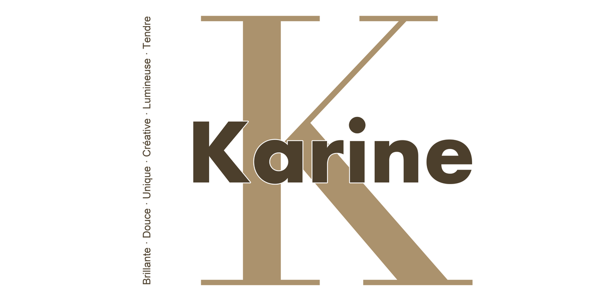 Visuel à plat du mug prénom Karine : initiale K pleine hauteur, prénom Karine centré et ligne verticale « Brillante · Douce · Unique · Créative · Lumineuse · Tendre »