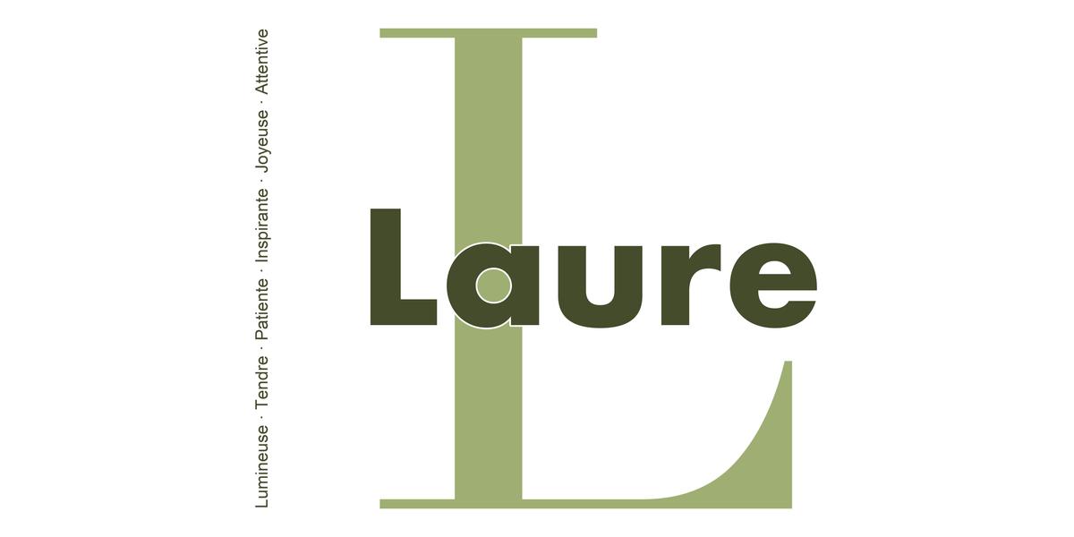 Visuel à plat du mug prénom Laure : initiale L pleine hauteur, prénom Laure centré et ligne verticale « Lumineuse · Tendre · Patiente · Inspirante · Joyeuse · Attentive »