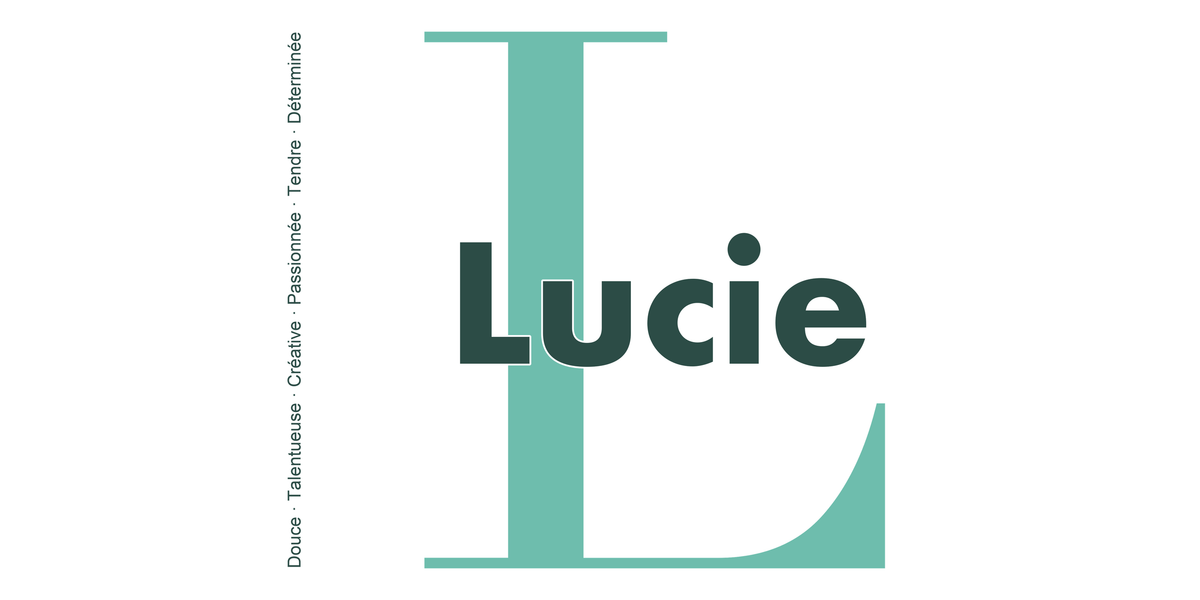 Visuel à plat du mug prénom Lucie : initiale L pleine hauteur, prénom Lucie centré et ligne verticale « Douce · Talentueuse · Créative · Passionnée · Tendre · Déterminée »