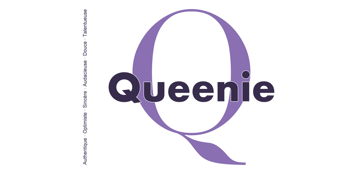 Visuel à plat du mug prénom Queenie : initiale Q pleine hauteur, prénom Queenie centré et ligne verticale « Authentique · Optimiste · Sincère · Audacieuse · Douce · Talentueuse »