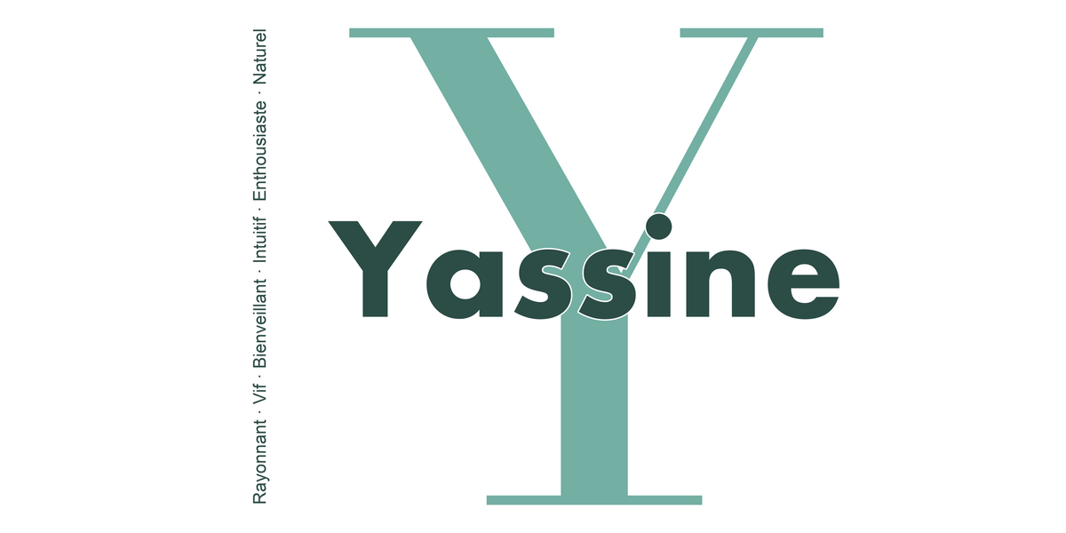 Visuel à plat du mug prénom Yassine : initiale Y pleine hauteur, prénom Yassine centré et ligne verticale « Rayonnant · Vif · Bienveillant · Intuitif · Enthousiaste · Naturel »