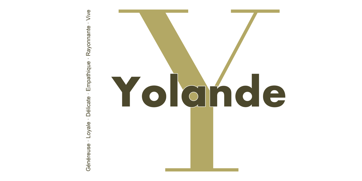 Visuel à plat du mug prénom Yolande : initiale Y pleine hauteur, prénom Yolande centré et ligne verticale « Généreuse · Loyale · Délicate · Empathique · Rayonnante · Vive »