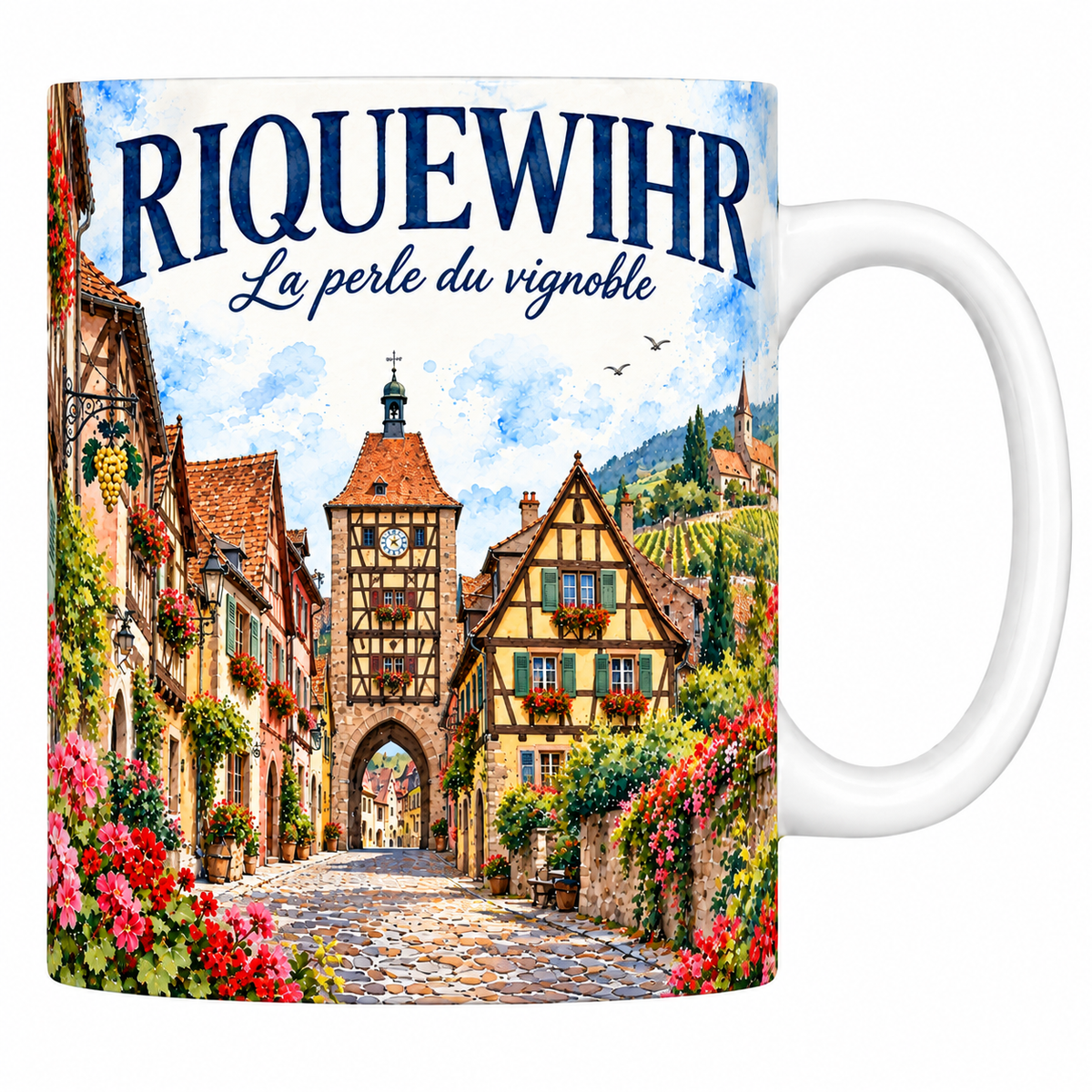 Mug blanc en céramique 330 ml illustré Riquewihr à l'aquarelle : tour-porte du Dolder, rue pavée à colombages fleuris et vignoble