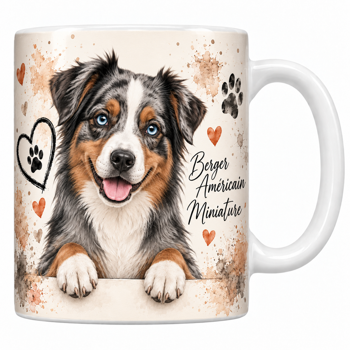 Mug blanc Berger américain miniature aquarelle : chien bleu merle aux yeux bleus accoudé à une bordure, empreintes de pattes et cœur au trait