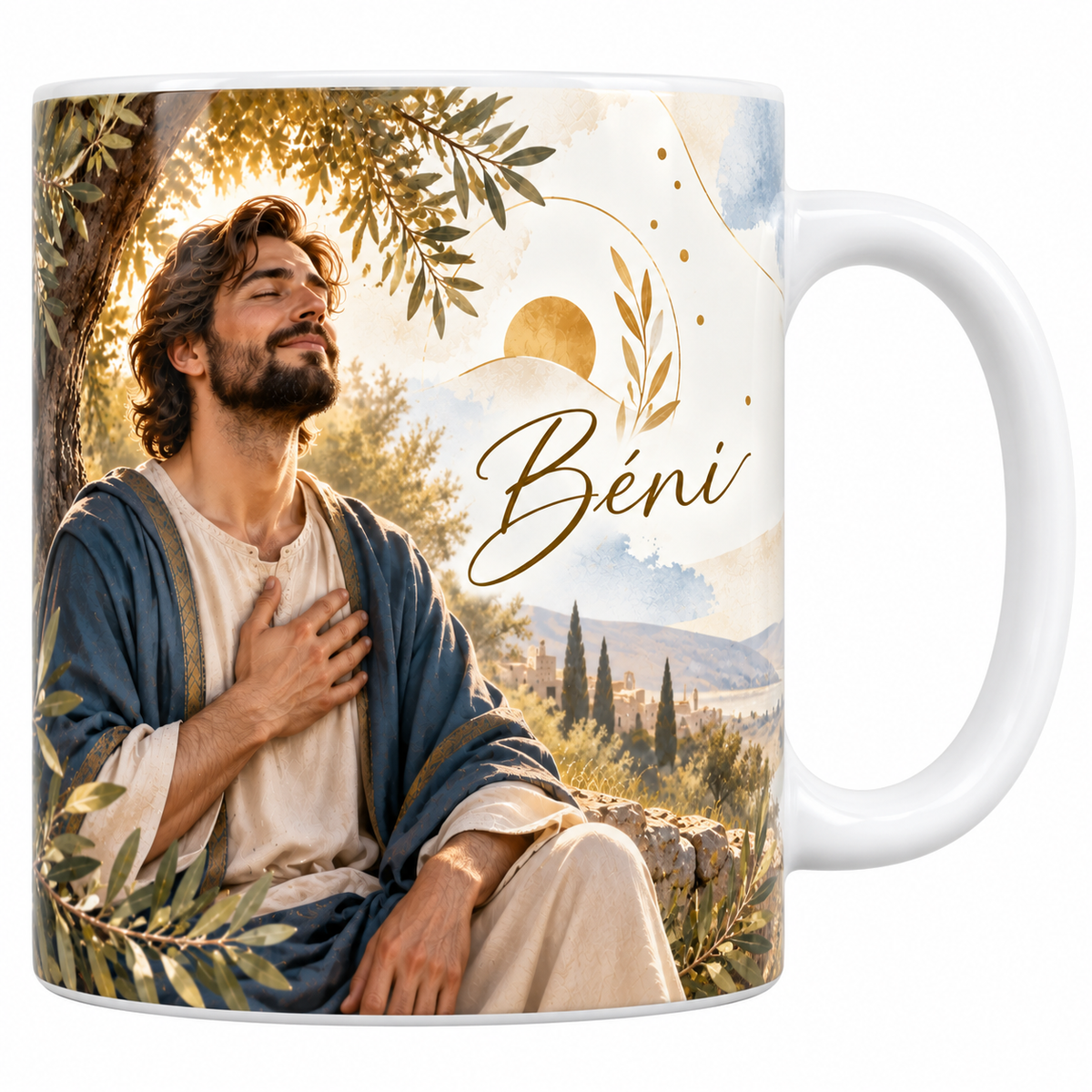 Mug céramique blanche 330 ml illustré d'un homme adossé à un olivier, tunique écrue et manteau bleu, la main posée sur le cœur, les yeux fermés et le visage levé vers la lumière, avec le mot Béni en lettres dorées
