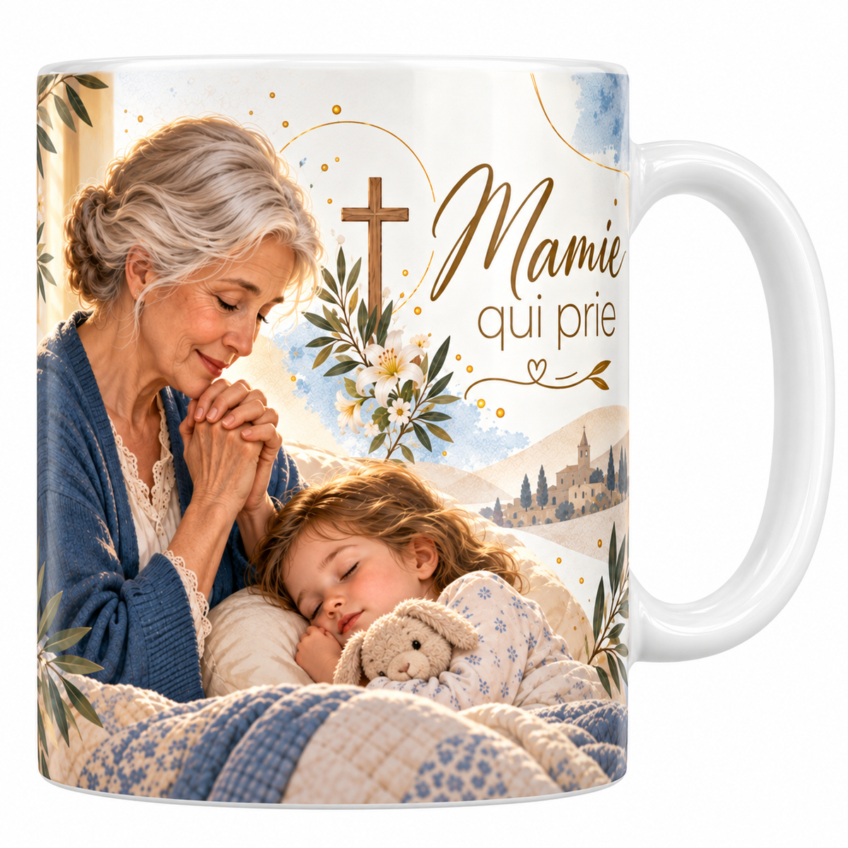 Mug céramique blanche 330 ml illustré d'une femme aux cheveux blancs en gilet bleu, les mains jointes et les yeux fermés, penchée au bord d'un lit où dort une petite fille avec son lapin, avec le titre Mamie qui prie en lettres dorées