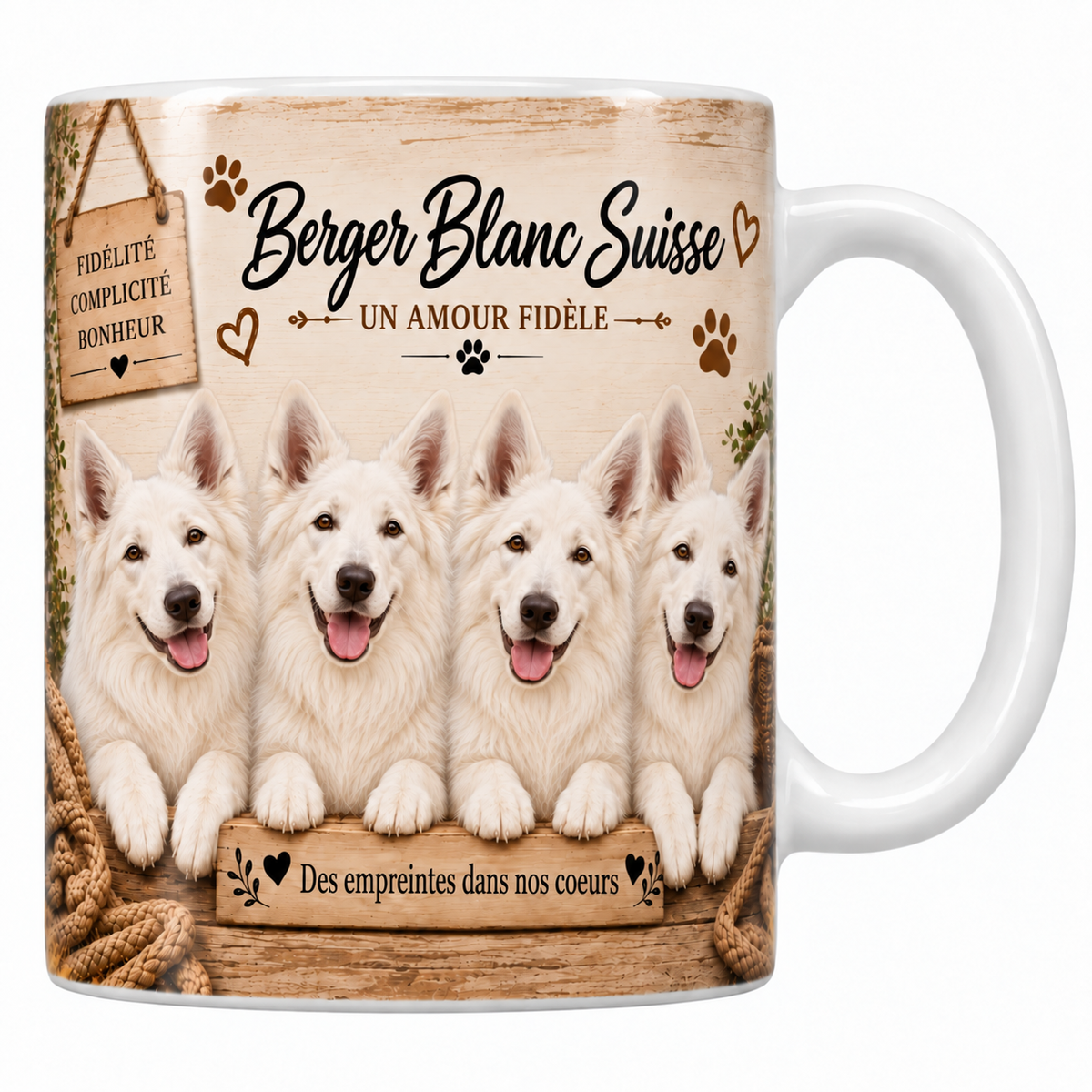 Mug blanc Berger blanc suisse aquarelle : quatre chiens au pelage blanc épais et aux oreilles droites derrière une planche de bois gravée, pancarte Fidélité Complicité Bonheur et plaid tressé