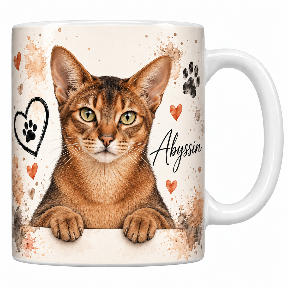 Mug blanc céramique imprimé d'un abyssin à la robe tiquetée roux sorrel aux grandes oreilles dressées en buste sur fond crème éclaboussé d'aquarelle, coeur au trait, empreintes de pattes et nom de la race en cursive noire