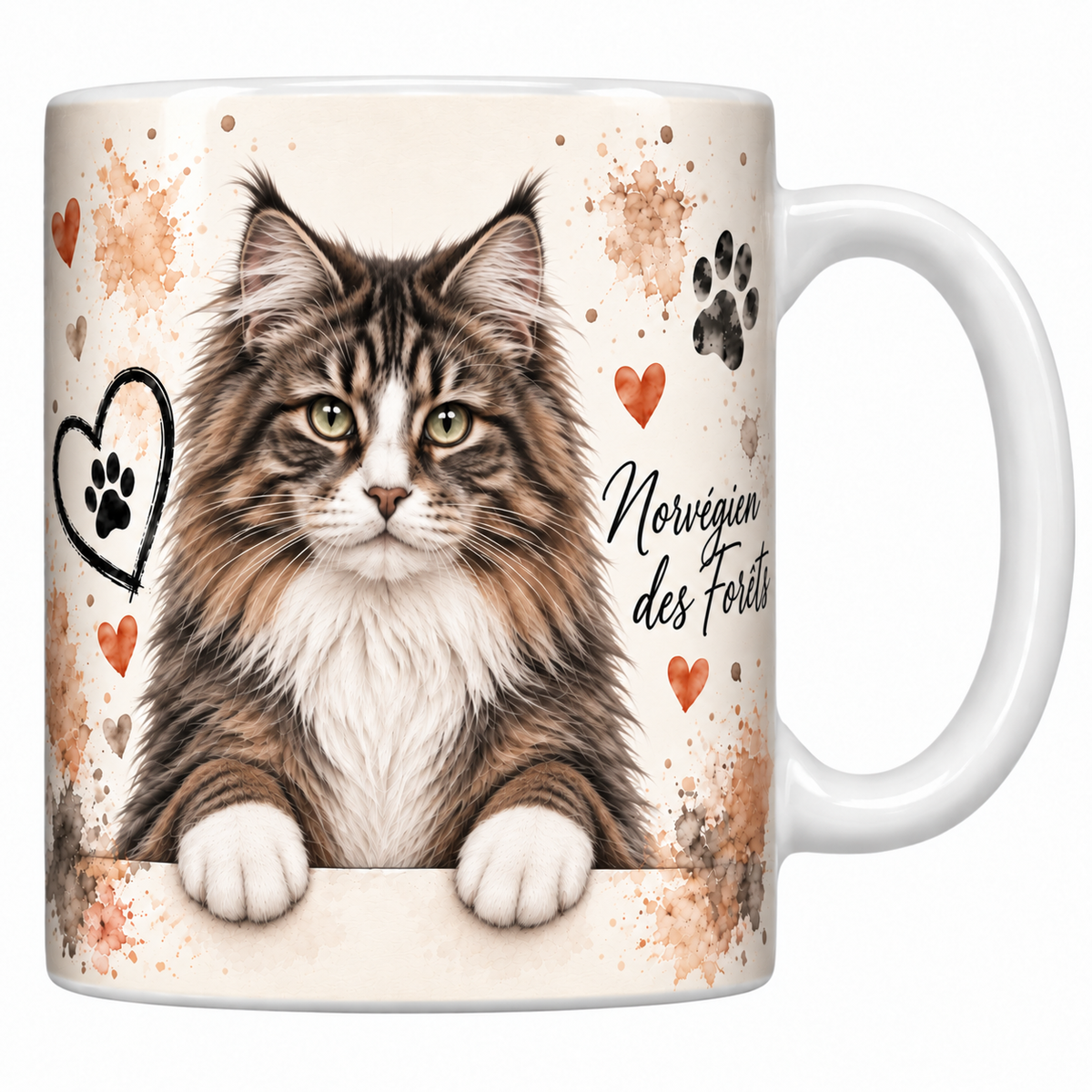 Mug blanc céramique imprimé d'un norvégien des forêts au poil mi-long tigré brun et blanc et à la collerette fournie en buste sur fond crème éclaboussé d'aquarelle, coeur au trait, empreintes de pattes et nom en cursive noire