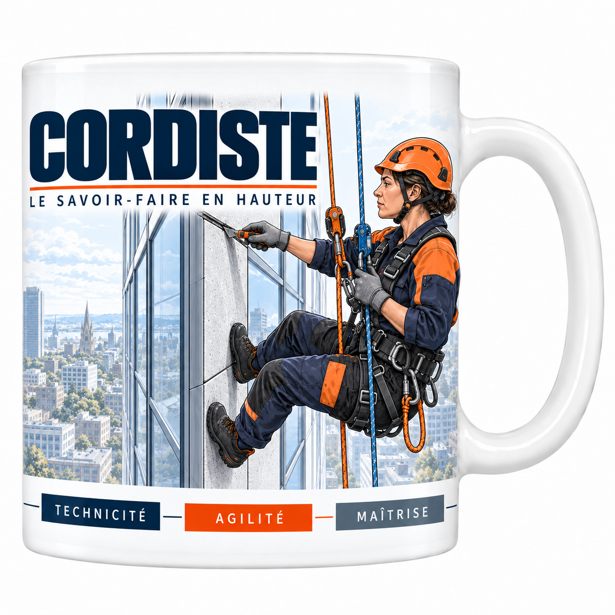 Mug céramique blanc Cordiste : cordiste en harnais et casque orange suspendue sur une façade vitrée, raclette en main, skyline en contrebas, devise Le savoir-faire en hauteur
