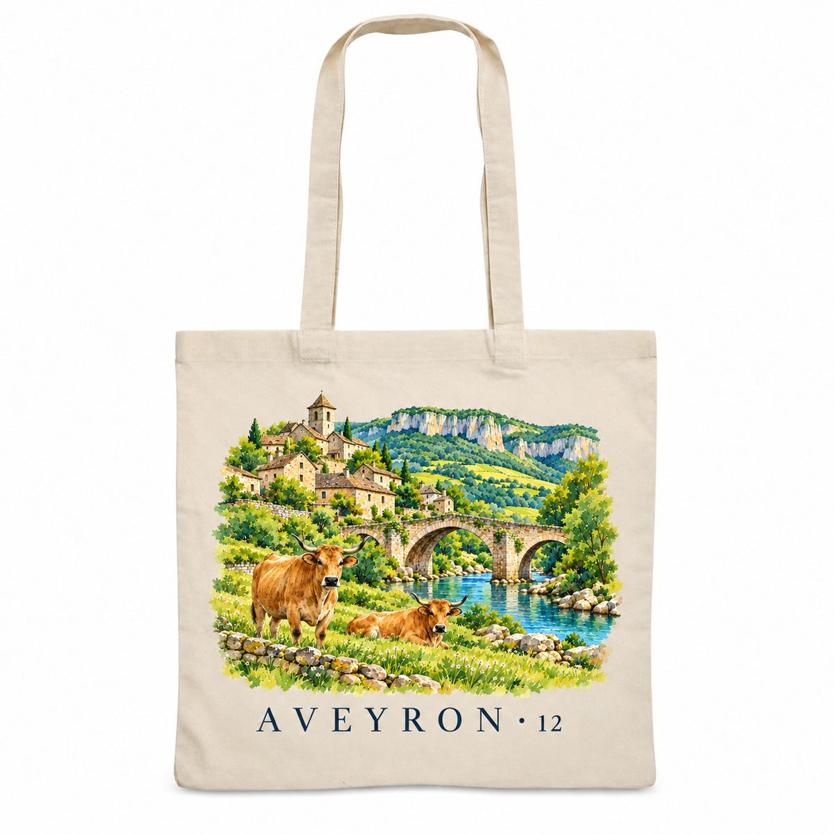 Tote bag Aveyron (12) Essentiel, sac plat en coton naturel 140 g/m² de 38 × 42 cm, illustration aquarelle d'un village de pierre, d'un pont ancien et de vaches Aubrac