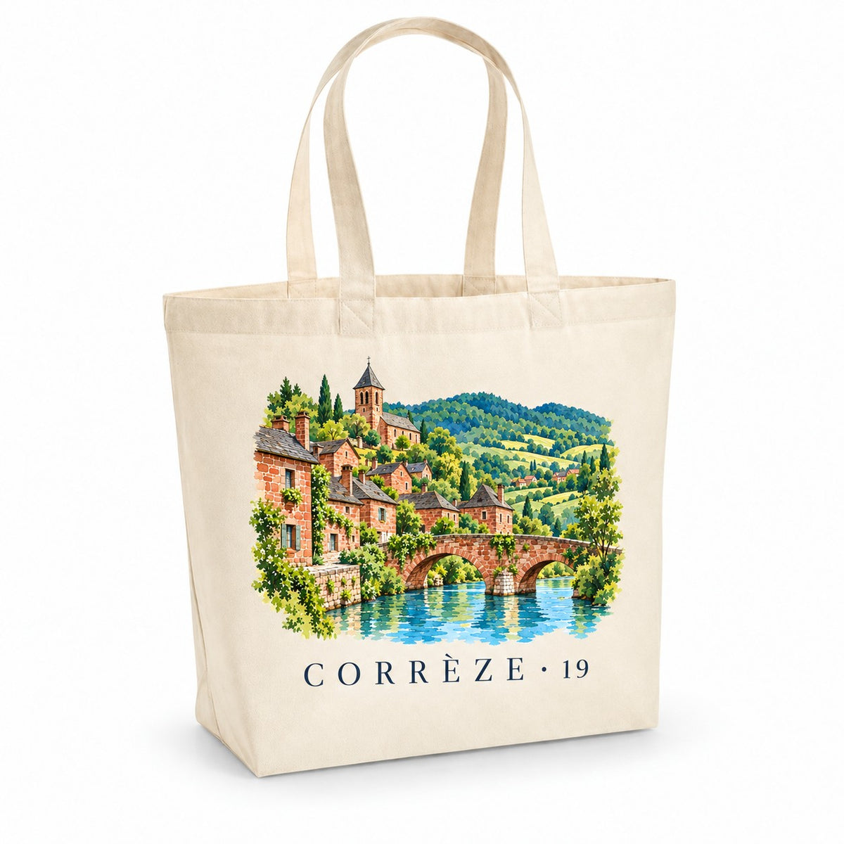 Tote bag Corrèze (19) Premium, cabas à soufflet en coton naturel 200 g/m² de 18 litres, illustration aquarelle d'un village de grès rouge, d'un pont et des collines vertes