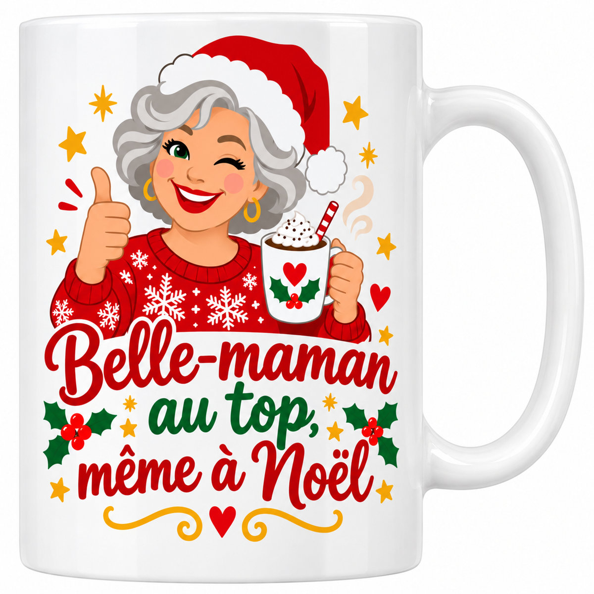 Mug blanc céramique de Noël Belle-Maman : une belle-maman aux cheveux gris en bonnet de Père Noël fait un clin d'œil et lève le pouce, un chocolat chaud à la chantilly à la main