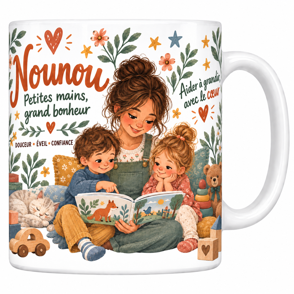 Mug céramique 330 ml « Nounou, petites mains grand bonheur » : illustration aux teintes ocre et vertes d'une nounou lisant un livre à deux enfants