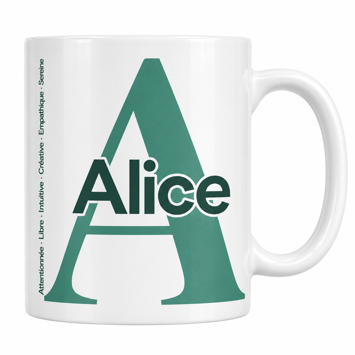Mug blanc céramique 330 ml prénom Alice : grande initiale A, prénom Alice en lettres bold et six qualités verticales sur le côté