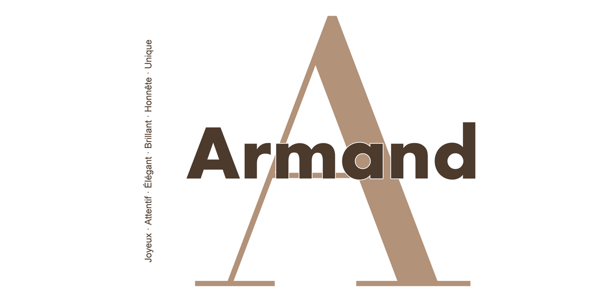 Visuel à plat du mug prénom Armand : initiale A pleine hauteur, prénom Armand centré et ligne verticale « Joyeux · Attentif · Élégant · Brillant · Honnête · Unique »