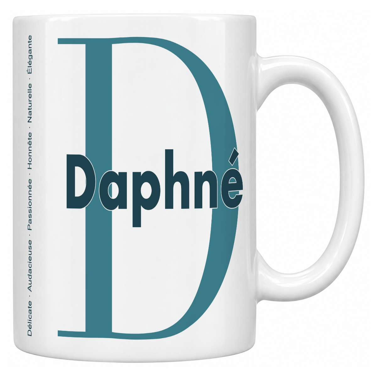 Mug blanc céramique 330 ml prénom Daphné : grande initiale D, prénom Daphné en lettres bold et six qualités verticales sur le côté