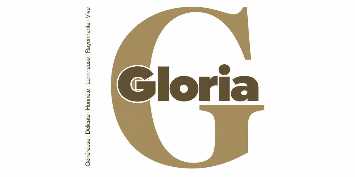 Visuel à plat du mug prénom Gloria : initiale G pleine hauteur, prénom Gloria centré et ligne verticale « Généreuse · Délicate · Honnête · Lumineuse · Rayonnante · Vive »