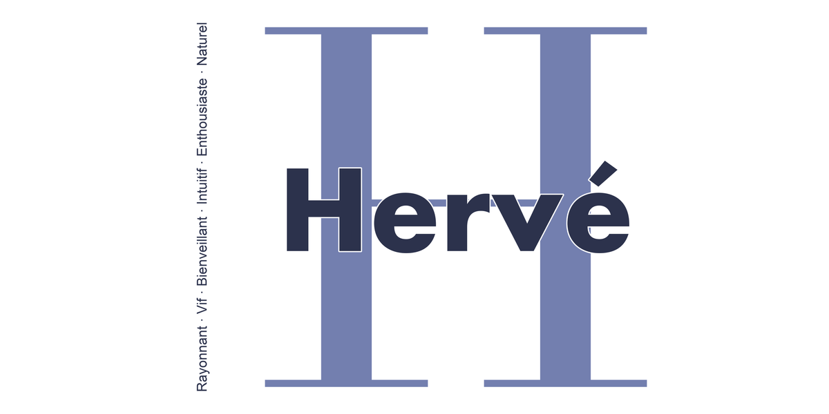 Visuel à plat du mug prénom Hervé : initiale H pleine hauteur, prénom Hervé centré et ligne verticale « Rayonnant · Vif · Bienveillant · Intuitif · Enthousiaste · Naturel »