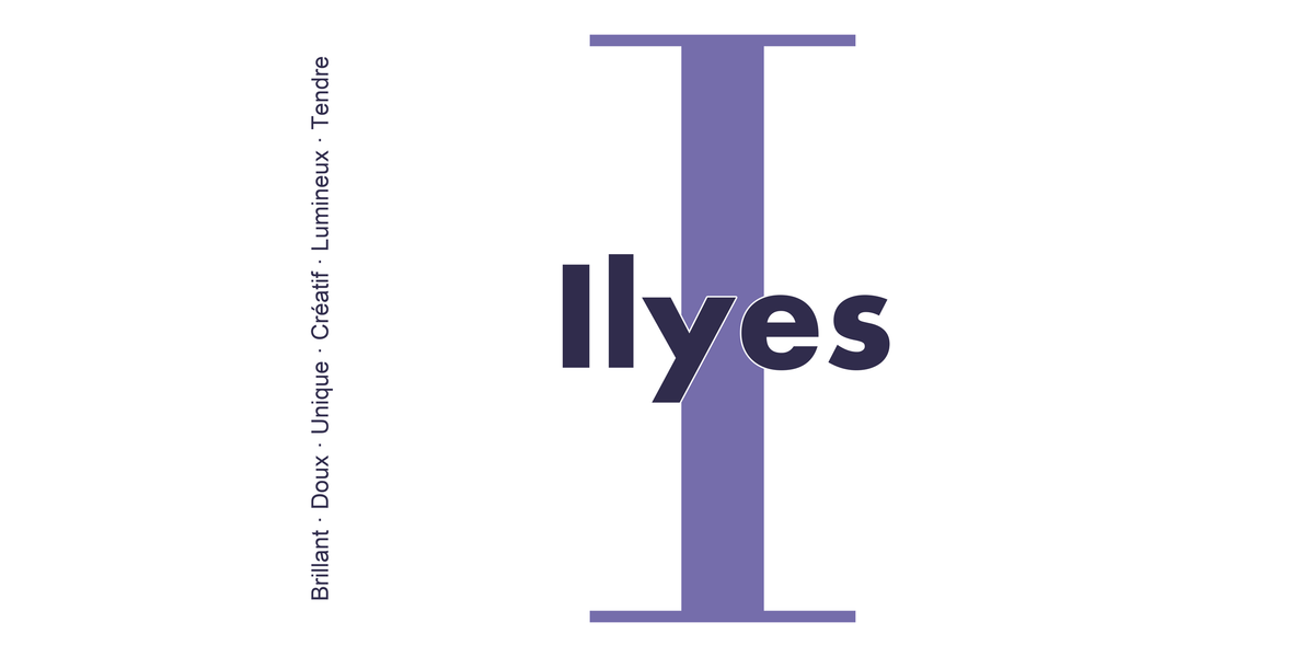 Visuel à plat du mug prénom Ilyes : initiale I pleine hauteur, prénom Ilyes centré et ligne verticale « Brillant · Doux · Unique · Créatif · Lumineux · Tendre »