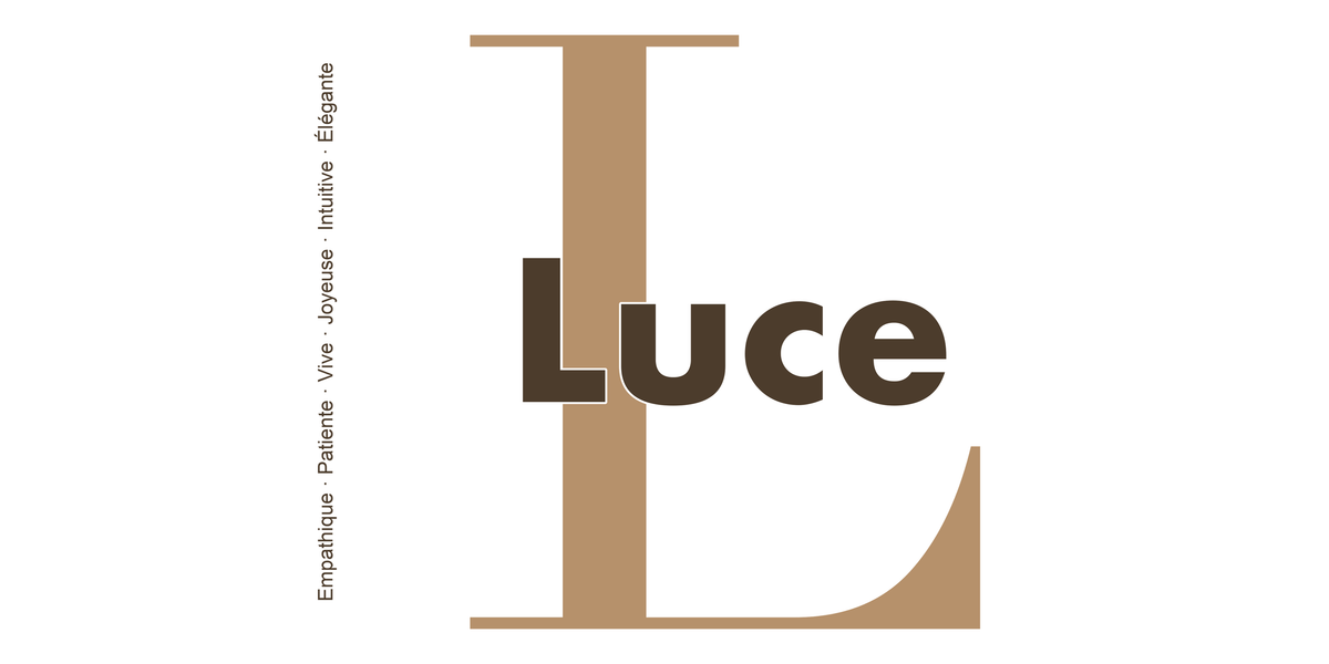 Visuel à plat du mug prénom Luce : initiale L pleine hauteur, prénom Luce centré et ligne verticale « Empathique · Patiente · Vive · Joyeuse · Intuitive · Élégante »
