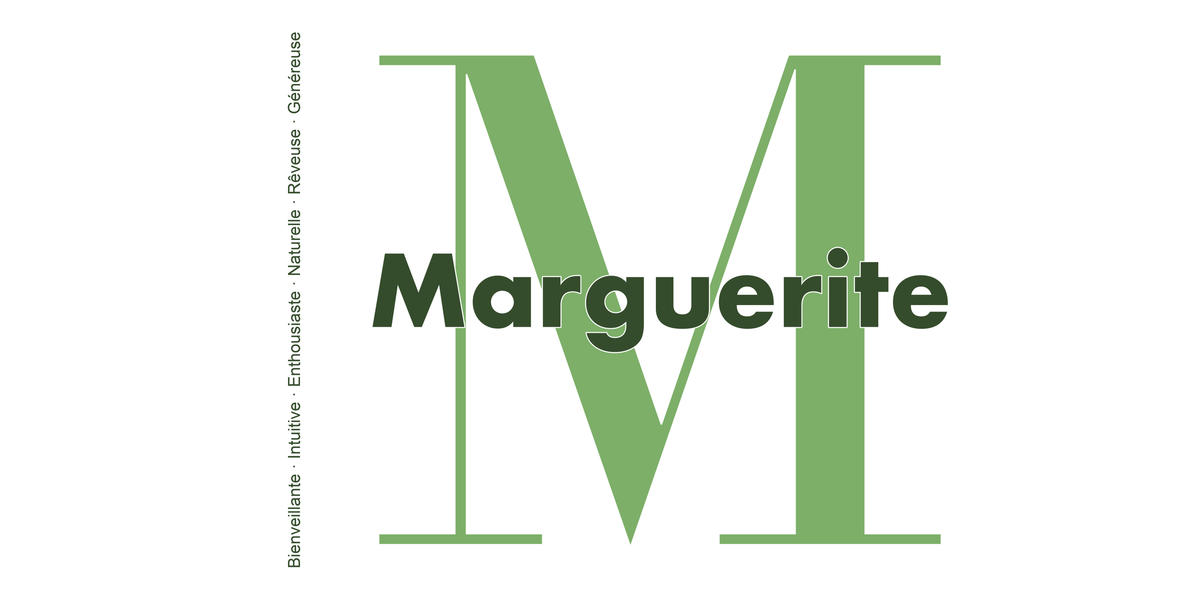 Visuel à plat du mug prénom Marguerite : initiale M pleine hauteur, prénom Marguerite centré et ligne verticale « Bienveillante · Intuitive · Enthousiaste · Naturelle · Rêveuse · Généreuse »