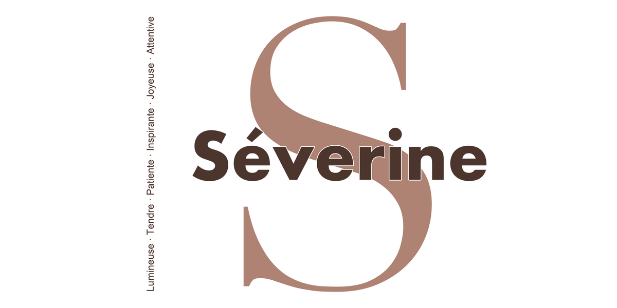 Visuel à plat du mug prénom Séverine : initiale S pleine hauteur, prénom Séverine centré et ligne verticale « Lumineuse · Tendre · Patiente · Inspirante · Joyeuse · Attentive »