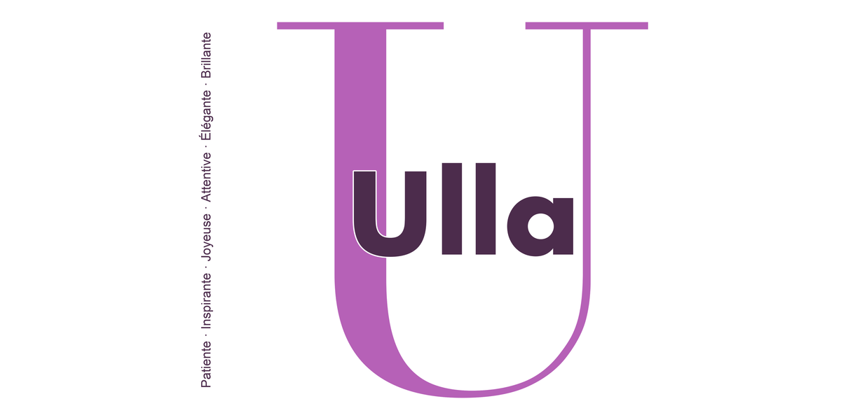 Visuel à plat du mug prénom Ulla : initiale U pleine hauteur, prénom Ulla centré et ligne verticale « Patiente · Inspirante · Joyeuse · Attentive · Élégante · Brillante »